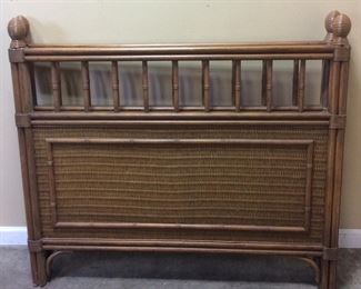 VINTAGE WICKER TWIN BED