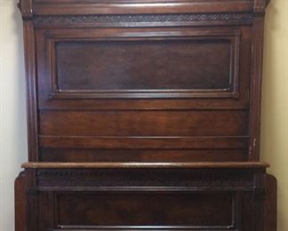 ANTIQUE VICTORIAN BED FULL/QUEEN