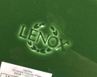 12 LENOX EMERALD HOLIDAY CHARGERS