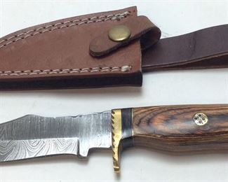 DAMASCUS STEEL BLADE HUNTING KNIFE