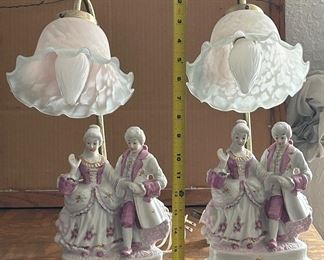 Vintage porcelain colonial Victorian couple lamp with tulip shade