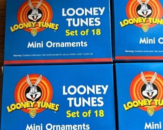 Looney Tunes Set of 18 Mini Ornaments