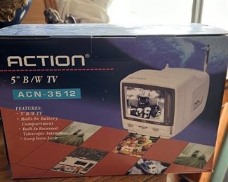 Action 5" B/W TV ACN-3512