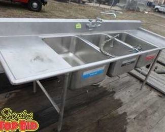 Advance 3Compartment Extra Large Tubs Commercial Stainless Steel Sink with Sprayer Arm