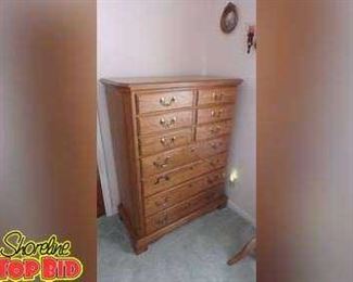 Thomasville Solid Oak 7Drawer Dresser Chest