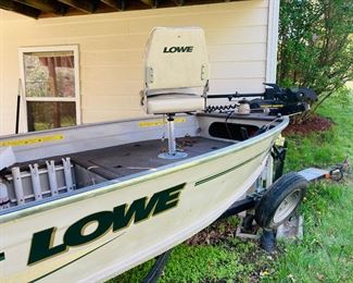 2002 14 ft. Lowe Sea Nymph V with Yamaha 4 Stroke, 25HP outboard, 3 seats, trolling motor, trailer, with titles. 