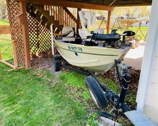 2002 14 ft. Lowe Sea Nymph V with Yamaha 4 Stroke, 25HP outboard, 3 seats, trolling motor, trailer, with titles. 