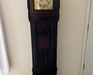  Crosley Grandmother Clock Radio Model 124