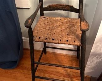 Antique babe chair 