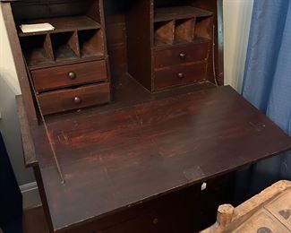 1800 southern desk $380