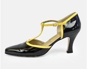 SALVATORE FERRAGAMO Black Patent Leather Vintage Retro Heeled Casual Occasio Heels Size 7.5
