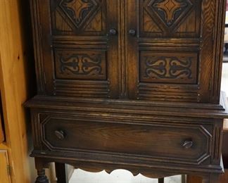 VERY BEAUTIFUL DARK WOOD ANTIQUE