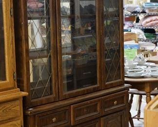 DECROTIVE GLASS CHINA CABINET