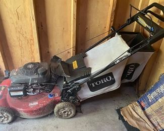 Toro lawnmower (runs!)
