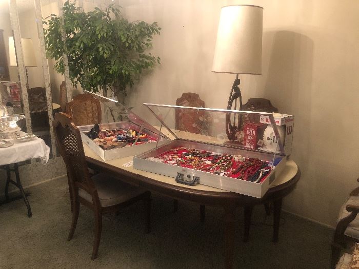 Estate Sale vintage in Modesto, CA starts on 4/21/2023