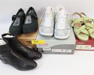 4PR Assorted Shoes Size 10 1/2- 41 2/3