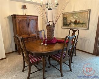 Classic Manor by ETHAN ALLEN Dining Room Set with Custom Seating