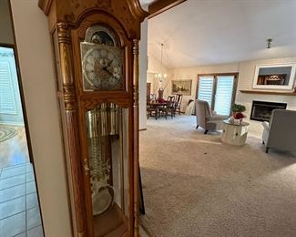 HOWARD MILLER Grandfather Clock in Olive Ash Burl - Model 610-796 - LIGHTED