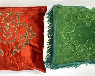 Lot 2 Crushed Velvet Pillows Green & Red
