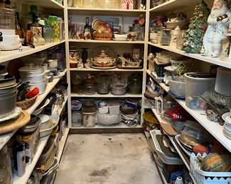 There's a big pantry in the basement that is an Aladdin's cave of vintage stuff--Franciscan Discovery, Pyrex, 1970s lemonade set, vintage kitchen stuff, and more!