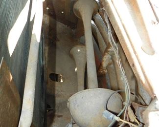 1951 Ford F1 dual tone horn