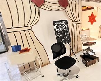 Basement Art Gallery: LAMINATION, #marelovesu Backdrop, Chairs and more