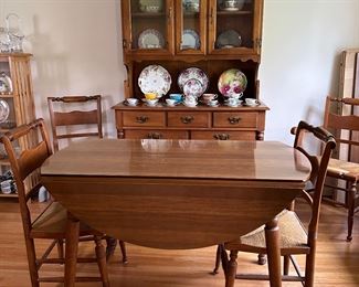 Maple drop leaf round dining table with extra leaf