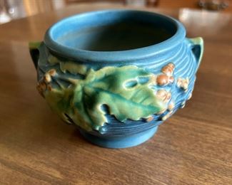 Roseville Pottery Blue Bushberry Jardiniere circa 1941