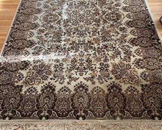 Persian style wool rug power loomed in Belgium 6’x9’