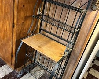 63 5Tier Bakers Rack Etageremin