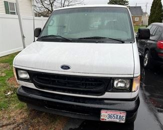 63 2002 Ford Econoline 250 Van Frontmin