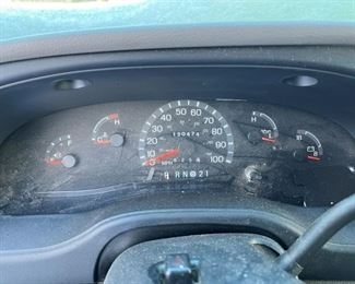 63 2002 Ford Econoline 250 Van Odometermin