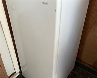63 Kenmore 7.5 Upright Freezermin