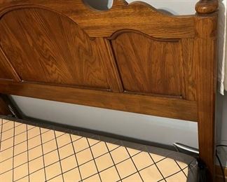 63 Queen Headboard Detailmin