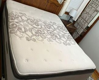 63 Sealy Posturepedic Queen Bed Framemin