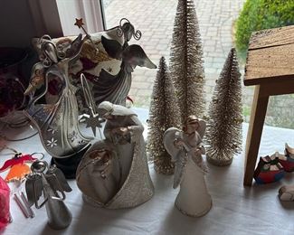 Angels, trees and nativity