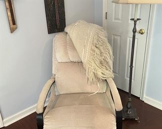 Power Recliner (adjustable)