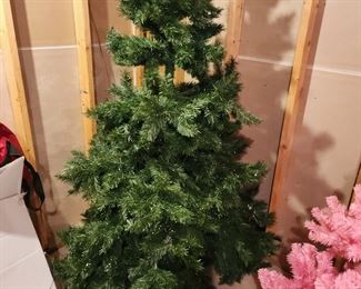 The snowing machine Christmas tree