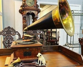 antique record player at Orlando Estate Auction