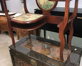 trunk and talking seat Orlando Estate Auction