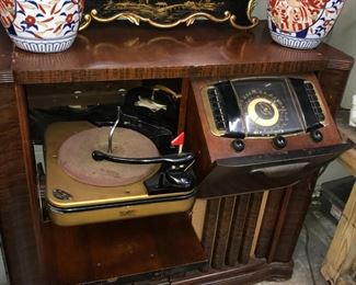 antique record player Orlando