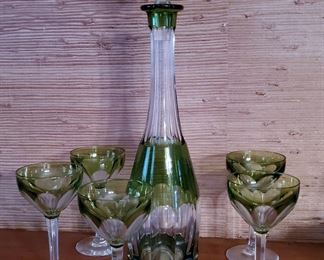 VAL ST-LAMBERT TILLY/SEVILLE GREEN CUT TO CLEAR 16" DECANTER WITH 5 CORDIAL
