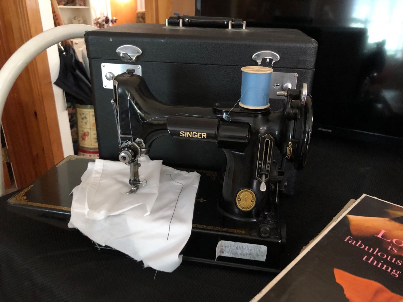 Singer Featherweight 221