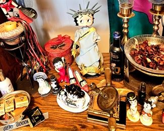 Lady liberty, Salt and pepper shakers