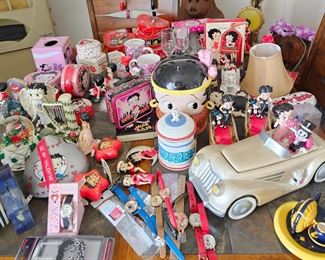 COOKIE JARS WATCHES MUSIC BOXES LUNCH BOXES AND SO MUCH MORE