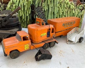 Tonka State Hi-Way Dept Orange Truck with Crane, Allied Van Lines Trailer 