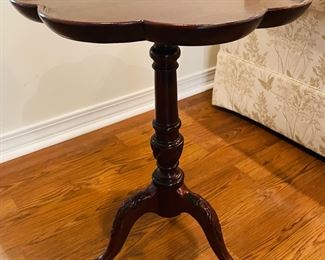 6_____$90 	
Small scallopped mahogany table 17x14	