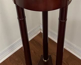 23_____$68 	
Column stand with marble green top round 32x11	