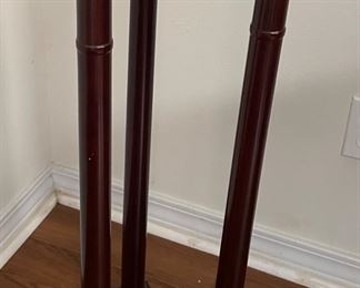 23_____$68 	
Column stand with marble green top round 32x11	