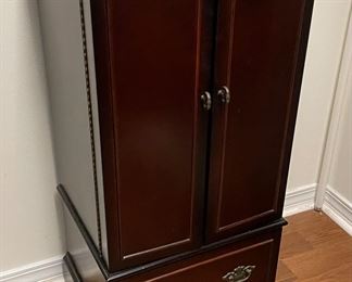 34_____$100 	
Jewelry chest 38x18x15	